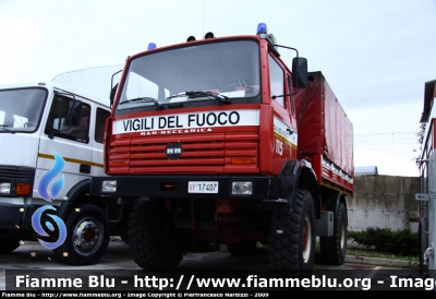 Man-Meccanica F99 4x4
Vigili del Fuoco
fotografato presso l'officina Iveco Luigi Ferrari
VF 17407
Parole chiave: Man-Meccanica F99_4x4 VF17407