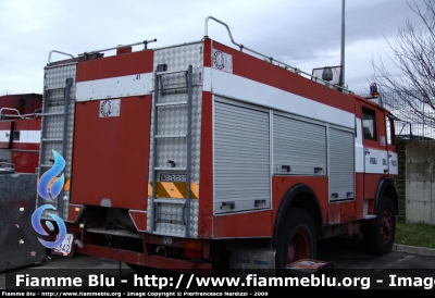 Iveco OM 160
Vigili del Fuoco
AutoPompaSerbatoio allestimento Baribbi
fotografata presso l'officina Iveco Luigi Ferrari
VF 12342
Parole chiave: Iveco OM 160 VF12342