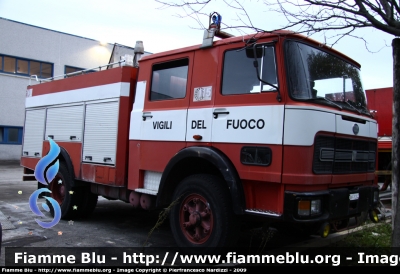 Iveco OM 160
Vigili del Fuoco
AutoPompaSerbatoio allestimento Baribbi
fotografata presso l'officina Iveco Luigi Ferrari
VF 12342
Parole chiave: Iveco OM 160 VF12342