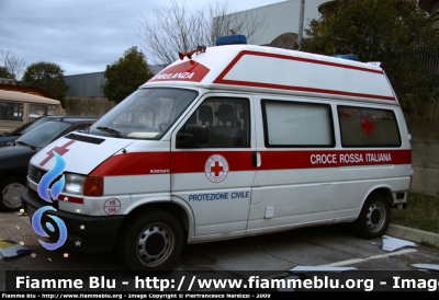 Volkswagen Transporter T4
Croce Rossa Italiana
Comitato Provinciale di Verbania
Allestita Bonfanti
Fotografato presso l'officina Iveco Luigi Ferrari
CRI 14218
Parole chiave: Volkswagen Transporter_T4 118_Verbania Ambulanza CRI14218