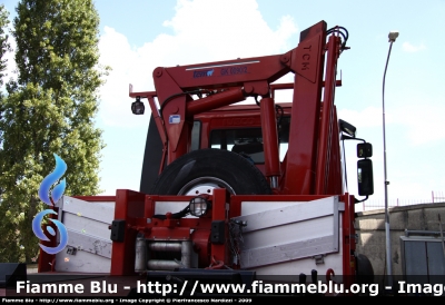 Iveco EuroTrakker 190E35 4x4
Vigili del Fuoco
Comando Provinciale di Chieti
Nucleo Telecomunicazioni
Con allestimento TCM
VF 24691
Parole chiave: Iveco EuroTrakker_190E35_4x4 VF24691