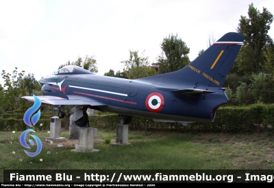 Fiat G-91 R PAN
Aeronautica Militare
Pattuglia Acrobatica Nazionale
velivolo conservato presso il parco dedicato ai caduti delle guerre di Chieti
MM 6253
Parole chiave: Fiat G-91_R_Pan