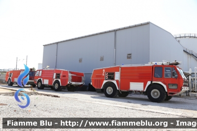 Perlini 605D Iguana
Vigili del Fuoco
Comando Provinciale di Ancona
AutoIdroSchiuma storica
Allestimento Baribbi
Ex Distaccamento Aeroportuale di Falconara Marittima (AN).
Qui fotografati presso la Raffineria Api di Falconara Marittima (AN), dove era in servizio fino a pochi anni fa.
Parole chiave: Perlini 605D_Iguana