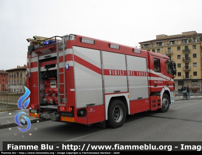 Mercedes Benz Actros 1841 II serie
Vigili del Fuoco
Comando Provinciale di Pisa
VF 24490
Pisa - Incendio Autobus 25 Marzo 2009
Parole chiave: Mercedes-Benz Actros_1841_IIserie VF24490