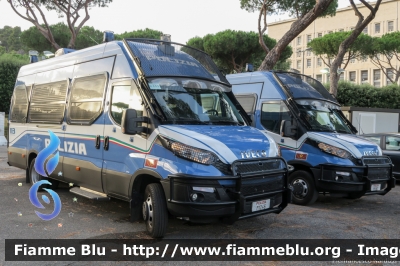 Iveco Daily VI serie
Polizia di Stato
Reparto Mobile
Allestito Sperotto
Decorazione Grafica Artlantis
POLIZIA M1587
POLIZIA M1246
Parole chiave: Iveco Daily_VIserie POLIZIAM1587 POLIZIAM1246