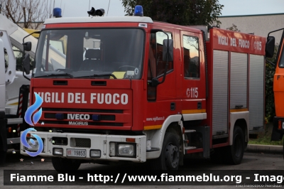 Iveco CityEuroFire 100E21 I serie
Vigili del Fuoco
AutoPompaSerbatoio allestimento Iveco-Magirus
Fotografata presso l'officina Iveco Luigi Ferrari
VF 19853
Parole chiave: Iveco CityEuroFire_100E21_Iserie VF19853