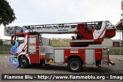 Iveco EuroCargo 160E30 III serie
Vigili del Fuoco
Comando Provinciale di Campobasso
Distaccamento di Termoli (CB)
AutoScala da 24 metri allestimento Iveco-Magirus
VF 26801
Parole chiave: Iveco EuroCargo_160E30_IIIserie VF26801