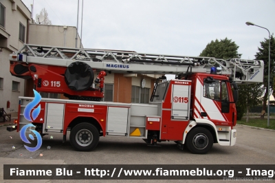 Iveco EuroCargo 160E30 III serie
Vigili del Fuoco
Comando Provinciale di Campobasso
Distaccamento di Termoli (CB)
AutoScala da 24 metri allestimento Iveco-Magirus
VF 26801
Parole chiave: Iveco EuroCargo_160E30_IIIserie VF26801