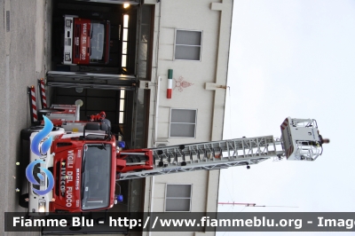 Iveco EuroCargo 160E30 III serie
Vigili del Fuoco
Comando Provinciale di Campobasso
Distaccamento di Termoli (CB)
AutoScala da 24 metri allestimento Iveco-Magirus
VF 26801
Parole chiave: Iveco EuroCargo_160E30_IIIserie VF26801