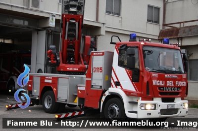 Iveco EuroCargo 160E30 III serie
Vigili del Fuoco
Comando Provinciale di Campobasso
Distaccamento di Termoli (CB)
AutoScala da 24 metri allestimento Iveco-Magirus
VF 26801
Parole chiave: Iveco EuroCargo_160E30_IIIserie VF26801