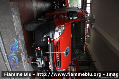 Iveco Daily 4x4 IV serie 
Vigili del Fuoco
Comando Provinciale di Milano
Nucleo Sommozzatori
VF 25734
Parole chiave: Iveco Daily_4x4_IVserie VF25734