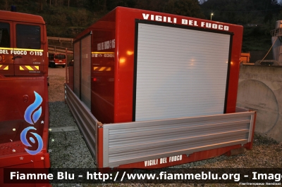 Iveco EuroCargo 150E28 4x4 III serie
Vigili del Fuoco
Comando Provinciale di La Spezia
Colonna Mobile Regionale
Autocarro esemplare unico 
con allestimento scarrabile a Gancio 
Modulo Polisoccorso-Carro crolli
Allestimento Baggio & De Sordi
VF 26317
Parole chiave: Iveco EuroCargo_150E28_4x4_IIIserie VF26317