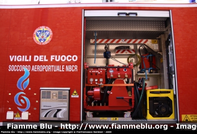 Iveco Daily IV serie
Vigili del Fuoco
Comando Provinciale di Pisa
Soccorso Aeroportuale NBCR
VF 24785
Parole chiave: Iveco Daily_IVserie V24785 Giornate_della_Protezione_Civile_Pisa_2009