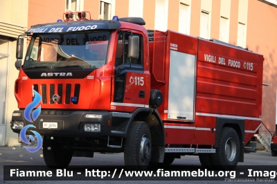 Astra HD8 42.32 I serie
Vigili del Fuoco
Comando Provinciale di Piacenza
AutoBottePompa allestimento Iveco-Magirus
VF 24194
Si ringrazia l'Ing. Paolo Baldini per la disponibilità
Parole chiave: Astra HD8_42.32_Iserie VF24194