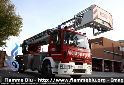 Iveco EuroFire 150E28 II serie
Vigili del Fuoco
Comando Provinciale di Livorno
Distaccamento di Portoferraio (LI)
AutoScala con asse posteriore sterzante HZL e scala snodata GL da 32 metri allestimento Iveco-Magirus
VF 22948
Parole chiave: Iveco EuroFire_150E28_IIserie VF22948