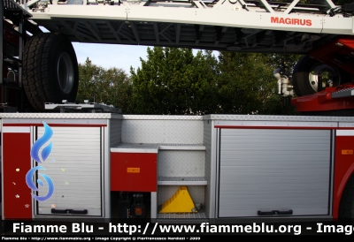 Iveco EuroFire 150E28 II serie
Vigili del Fuoco
Comando Provinciale di Livorno
Distaccamento di Portoferraio (LI)
AutoScala con asse posteriore sterzante HZL e scala snodata GL da 32 metri allestimento Iveco-Magirus
VF 22948
Parole chiave: Iveco EuroFire_150E28_IIserie VF22948