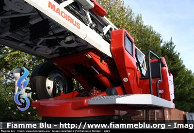 Iveco EuroFire 150E28 II serie
Vigili del Fuoco
Comando Provinciale di Livorno
Distaccamento di Portoferraio (LI)
AutoScala con asse posteriore sterzante HZL e scala snodata GL da 32 metri allestimento Iveco-Magirus
Torretta
VF 22948
Parole chiave: Iveco EuroFire_150E28_IIserie VF22948