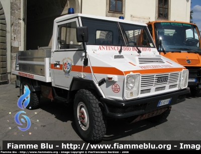 Iveco VM90
Pubblica Assistenza Società Riunite Pisa
Protezione Civile - Antincendio Boschivo
Automezzo 56-004
Parole chiave: Iveco VM90 PA_SR_Pisa Giornate_della_Protezione_Civile_Pisa_2008