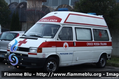 Volkswagen Transporter T4
Croce Rossa Italiana
Comitato Provinciale di Verbania
Allestita Bonfanti
Fotografato presso l'officina Iveco Luigi Ferrari
CRI 14218
Parole chiave: Volkswagen Transporter_T4 Ambulanza CRI14218