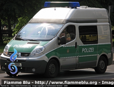 Renault Trafic II serie
Bundesrepublik Deutschland - Germania
Landespolizei
-Freie Stadt Berlin-
Polizia territoriale
-Città di Berlino-

vecchia livrea
Parole chiave: Renault Trafic_IIserie landespolizei Berlin