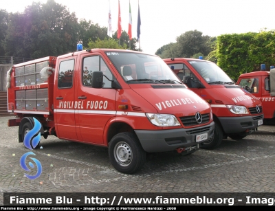 Mercedes-Benz Sprinter 4x4 II serie
Vigili del Fuoco
Comando provinciale di Pisa
Colonna Mobile Internazionale
VF 23493
VF 23494
Parole chiave: Mercedes-Benz Sprinter_4x4_IIserie VF23494 VF23493