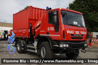 Iveco EuroCargo 150E28 4x4 III serie
Vigili del Fuoco
Comando Provinciale di Firenze
Colonna Mobile Regionale
Autocarro con gru PM allestimento Iveco-Magirus
Veicolo ancora da immatricolare
Parole chiave: Iveco EuroCargo_150E28_4x4_IIIserie Pompieropoli_Firenze_2012