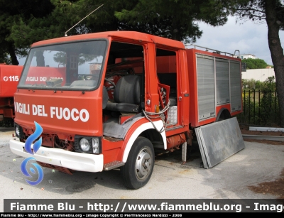 Iveco OM 79-13
Vigili del Fuoco
Comando Provinciale di Livorno
AutoPompaSerbatoio allestimento Baribbi
Esemplare dismesso
Parole chiave: Iveco OM 79-13