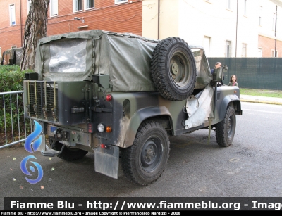 Land Rover Defender AR90
Esercito Italiano
Mezzo da Esplorazione e Pattugliamento
EI BB 001
Parole chiave: Land_Rover_Defender_AR90_Esercito_festa_della_folgore