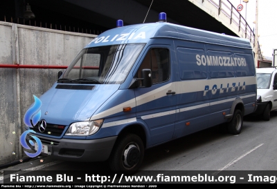 Mercedes-Benz Sprinter II serie
Polizia di Stato
C.N.E.S.
in esposizione al salone nautico di Genova '09
POLIZIA F3120
Parole chiave: Mercedes-Benz Sprinter_IIserie PoliziaF3120