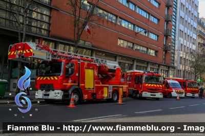 Renault D
France - Francia
Sapeurs Pompiers de Paris
AutoScala allestimento Gimaex
EB 760 EX
Parole chiave: Renault D