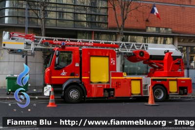 Renault D
France - Francia
Sapeurs Pompiers de Paris
AutoScala allestimento Gimaex
EB 760 EX
Parole chiave: Renault D