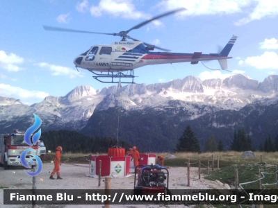 AS-350B3 I-AMVT 
Elifriulia
In servizio per conto della Protezione Civile della Regione Autonoma Friuli Venezia Giulia


Attività AIB in Val Raccolana
Parole chiave: AS-350B3 I-AMVT