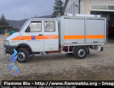 Iveco Daily 40-10 4X4 II serie
Protezione Civile
Gruppo Comunale di Cividale del Friuli (UD)
Polisoccorso attrezzato con motopompa, idrovora, gruppo elettrogeno, vascone smontabile, motosega, soffiatori, elettropompe, accessori. Verricello elettrico anteriore e gancio di traino
Parole chiave: Iveco Daily_4x4_IIserie