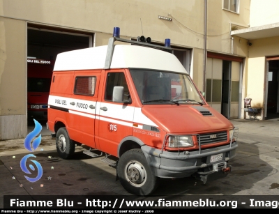 Iveco Daily 4x4 II serie
Vigili del Fuoco
Comando di Pescara
VF 17325
Parole chiave: Iveco Daily_4x4_IIserie VF17325