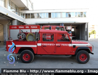 Land Rover Defender 130
Vigili del Fuoco
Comando Provinciale di Ancona
VF 19277
Parole chiave: Land-Rover Defender_130 VF19277