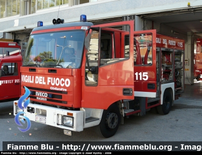 Iveco CityEuroFire 100E21 I serie
Vigili del Fuoco
Comando Provinciale di Ancona
AutoPompaSerbatoio allestimento Iveco-Magirus
VF 20111
Parole chiave: Iveco CityEuroFire_100E21_Iserie VF20111