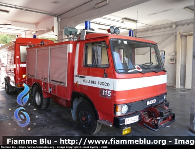 Iveco 60-10
Vigili del Fuoco
Comando Provinciale di Ancona
Allestimento Baribbi
VF 14431
Parole chiave: Iveco 60-10 VF14431