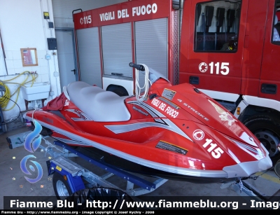 Yahama 4stroke
Vigili del Fuoco
Distaccamento Portuale di Ancona
Parole chiave: Yahma 4Stroke VF