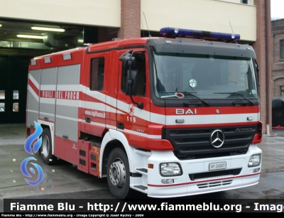 Mercedes-Benz Actros 1841 II serie
Vigili del Fuoco
Distaccamento di Genova Est
VF 24507
Parole chiave: Mercedes-Benz Actros_1841_IIserie VF24507