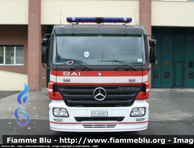 Mercedes-Benz Actros 1841 II serie
Vigili del Fuoco
Distaccamento di Genova Est
VF 24507
Parole chiave: Mercedes-Benz Actros_1841_IIserie VF24507