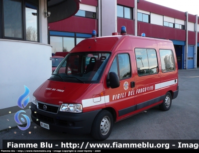 Fiat Ducato III serie
Vigili del Fuoco
Comando Provinciale di Venezia
Nucleo NBCR di Mestre
AutoFurgone/Unità di Crisi Locale allestimento Starting Veicoli Speciali
Dotato di telecamere mobili ad infrarossi e termiche, monitor,registratori,PC e trasmissione in tempo reale alla Sala Operativa del Comando
VF 21813
Parole chiave: Fiat Ducato_IIIserie VF21813