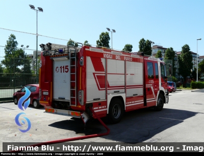 Iveco Stralis AF190S40 I serie
Vigili del Fuoco
Comando Provinciale di Livorno
AutoPompaSerbatoio
VF 23657
Parole chiave: Iveco Stralis_AF190S40_Iserie VF23657