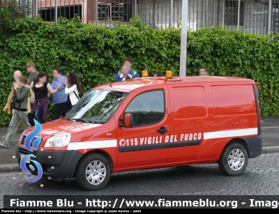 Fiat Doblò II serie
Vigili del Fuoco
Comando Provinciale di Roma
Distaccamento Aeroportuale di Fiumicino
Scorta Tecnica
VF 23061
Parole chiave: Fiat Doblò_IIserie VF23061 Festa_della_Repubblica_2009