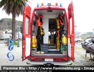 Iveco Daily III serie
Vigili del Fuoco
Nucleo Sommozzatori Roma
VF 23673
Parole chiave: Iveco Daily_IIIserie VF23673