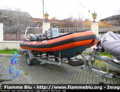 Gommone
Vigili del Fuoco
Nucleo Sommozzatori Roma

Parole chiave: Gommone VF