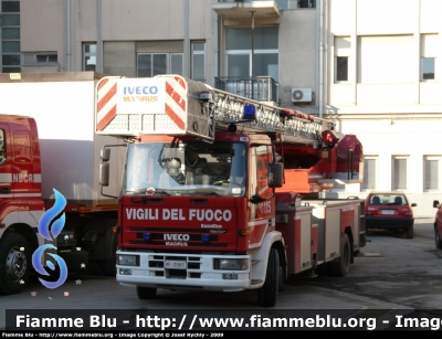 Iveco EuroFire 150E27 I serie
Vigili del Fuoco
Comando di Genova
VF 21917
Parole chiave: Iveco EuroFire_150E27_Iserie VF21917