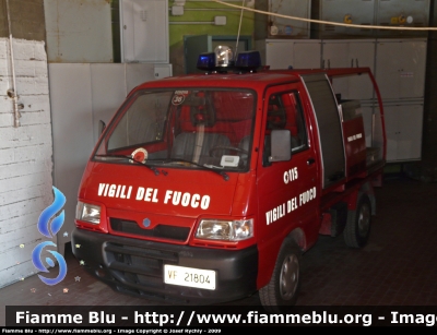 Piaggio Porter Colibrì 4x4 II serie
Vigili del Fuoco
Comando Provinciale di Genova
AutoPompaSerbatoio allestimento Piemme Antincendi
VF 21804
Parole chiave: Piaggio Porter_Colibrì_4x4_IIserie VF21804