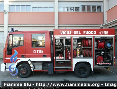 Iveco CityEuroFire 100E21 I serie
Vigili del Fuoco
Comando Provinciale di Genova
Distaccamento di Genova Multedo
AutoPompaSerbatoio allestimento Iveco-Magirus
VF 20889
Parole chiave: Iveco CityEuroFire_100E21_Iserie VF20889