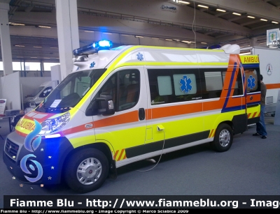 Fiat Ducato X250
Ambulanza Prototipo da Esposizione della GGG Elettromeccanica
Parole chiave: Fiat Ducato_X250 Ambulanza REAS_2009