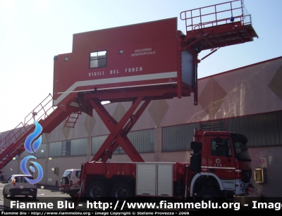 Mercedes-Benz Actros 3341 6x6 II serie
Vigili del Fuoco
Comando Provinciale di Roma
Distaccamento Aeroportuale di Fiumicino
Automezzo Soccorso Aeroportuale allestimento Bai
VF 24754
Parole chiave: Mercedes-Benz Actros_3341_6x6_IIserie VF24754 Reas_2008